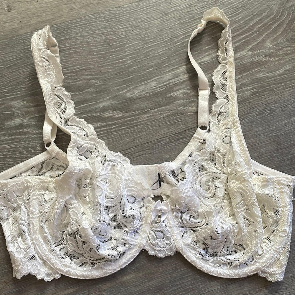 2/$20 White lace bra 36D